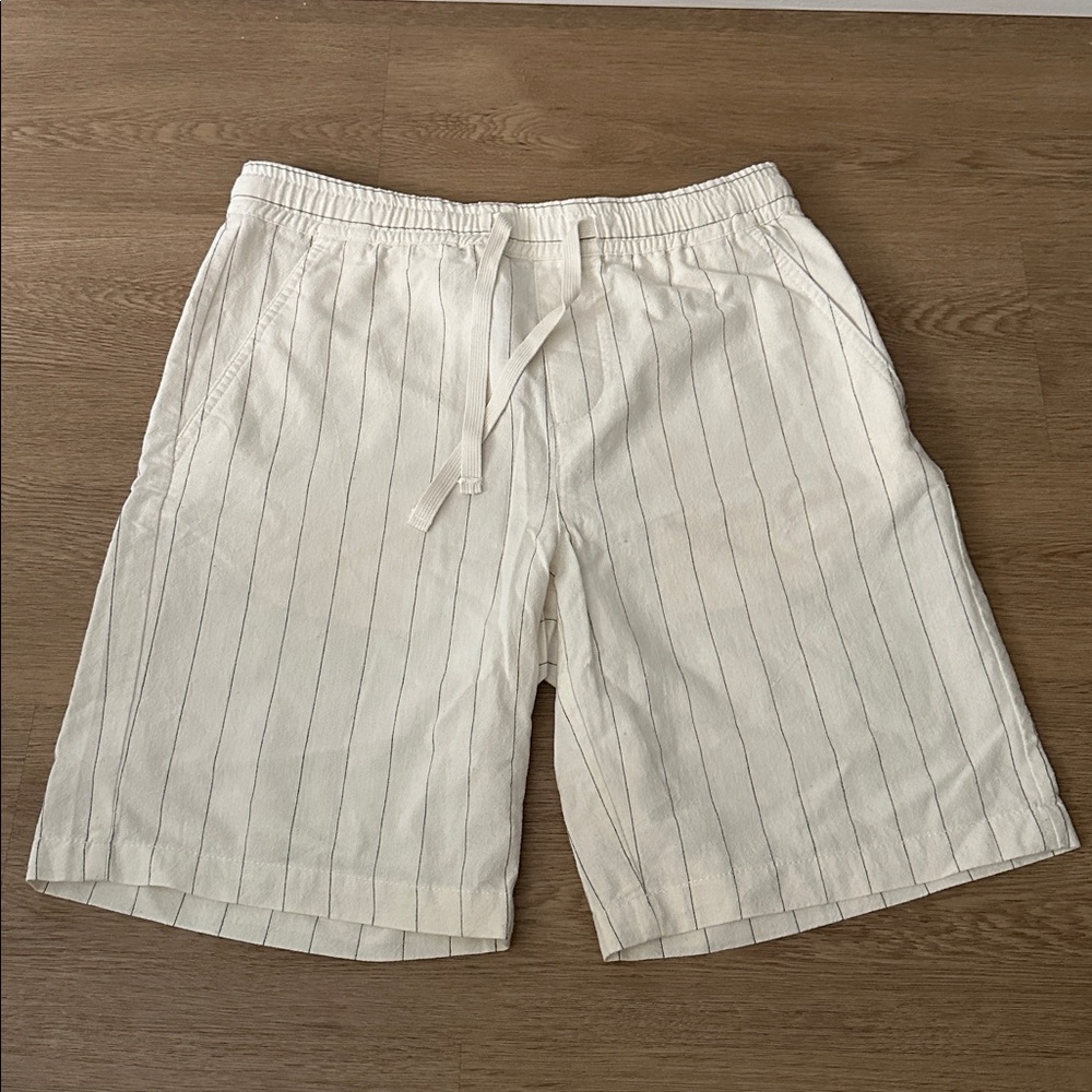 Zara Textured Regular Fit Shorts